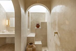 Luxe & Unique Honeymoon Bocami Suites- 2 by Azure