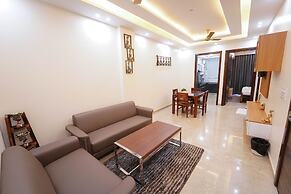 Lime Tree 2 Bhk Apartment Golf Course