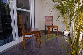 Lime Tree 2 Bhk Apartment Golf Course