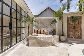 Luxe & Unique Honeymoon Bocami Suites-1 By Azure