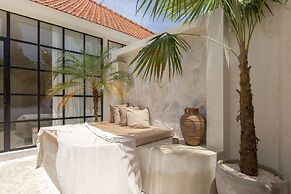 Luxe & Unique Honeymoon Bocami Suites-1 By Azure