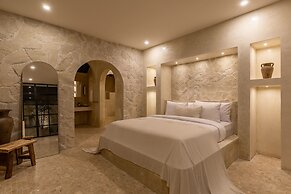 Luxe & Unique Honeymoon Bocami Suites-1 By Azure