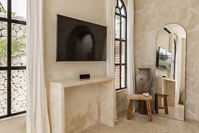 Luxe & Unique Honeymoon Bocami Suites-1 By Azure