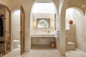 Luxe & Unique Honeymoon Bocami Suites-1 By Azure