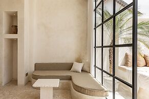 Luxe & Unique Honeymoon Bocami Suites-1 By Azure