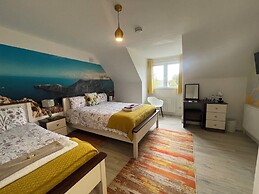 B&B and Self Catering Mon Petit Cottage