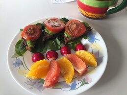 B&B and Self Catering Mon Petit Cottage