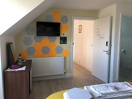 B&B and Self Catering Mon Petit Cottage