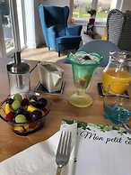 B&B and Self Catering Mon Petit Cottage