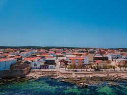 Beachfront House Marlot