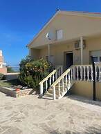 Beachfront House Marlot