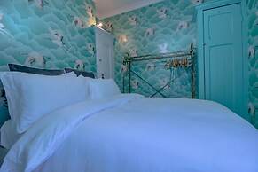 Fabulously Unique 3BD Home Sunderland