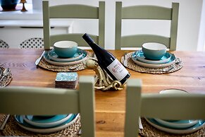 Fabulously Unique 3BD Home Sunderland