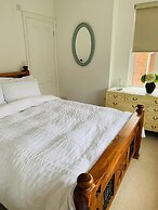 Elegant 3BD Edwardian Home Warminster