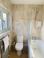 Elegant 3BD Edwardian Home Warminster