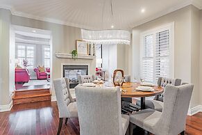 Luxury Villa - Mississauga Square One