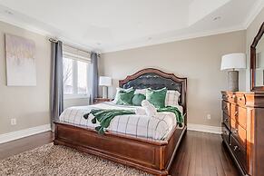 Luxury Villa - Mississauga Square One