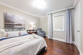 Luxury Villa - Mississauga Square One