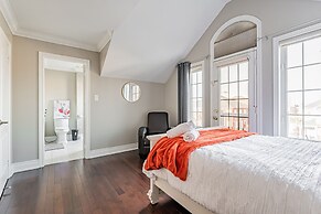 Luxury Villa - Mississauga Square One