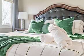 Luxury Villa - Mississauga Square One