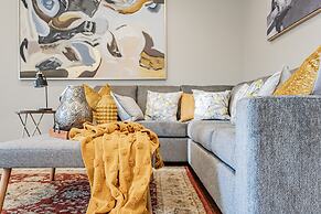 Luxury Villa - Mississauga Square One