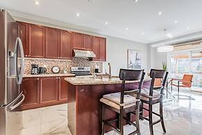 Luxury Villa - Mississauga Square One
