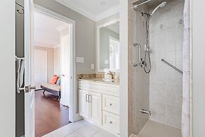 Luxury Villa - Mississauga Square One