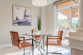 Luxury Villa - Mississauga Square One