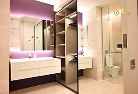 Tropicana The Residence KLCC Golden Crown