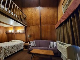 The Ranch Motel by  OYO Oakland I-5