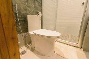 Madonna Hometel and Suites New Pandan