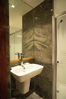 Madonna Hometel and Suites New Pandan