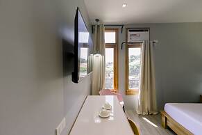 Madonna Hometel and Suites New Pandan