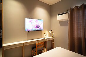 Madonna Hometel and Suites New Pandan