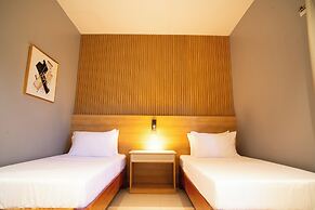 Madonna Hometel and Suites New Pandan
