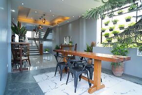 Madonna Hometel and Suites New Pandan