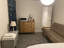 Beautiful 1-bed Studio in London