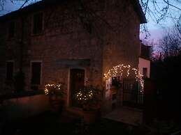 Stunning 1-bed House in Castel Cellesi, Italy
