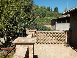 Stunning 1-bed House in Castel Cellesi, Italy