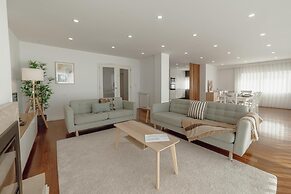 Modern Grand Seaside SEA View