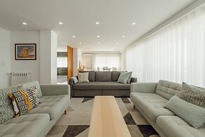 Modern Grand Seaside SEA View