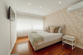 Modern Grand Seaside SEA View