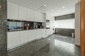 Modern Grand Seaside SEA View