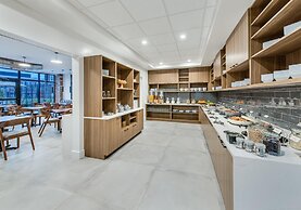 Hyatt Place Newark - Main Street