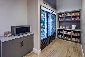 Hyatt Place Newark - Main Street