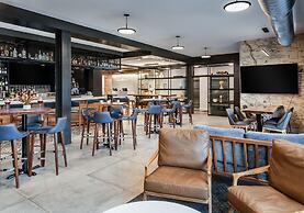 Hyatt Place Newark - Main Street