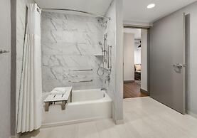 Hyatt Place Newark - Main Street