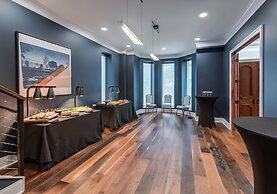 Hyatt Place Newark - Main Street