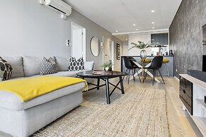 Laid back living with city views