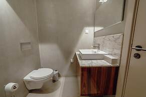 City Center Premium Apartment by Vacationy